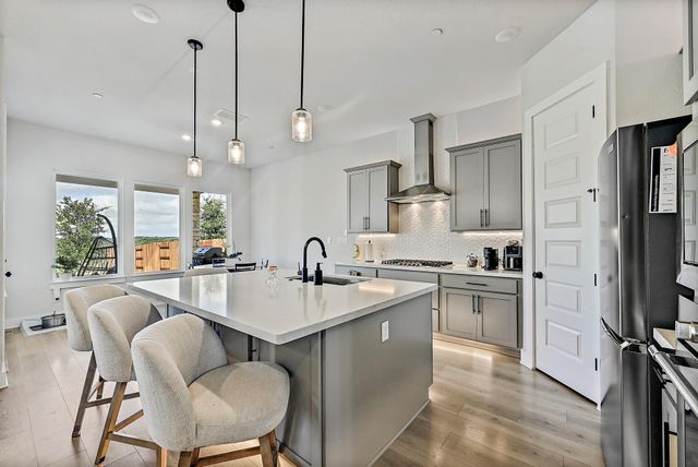 17211 Hattie TRCE, Austin, TX 78738