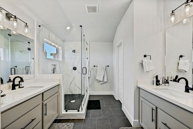 17211 Hattie TRCE, Austin, TX 78738