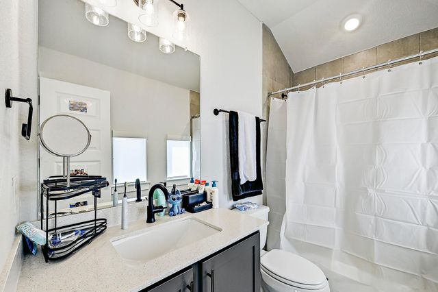 17211 Hattie TRCE, Austin, TX 78738