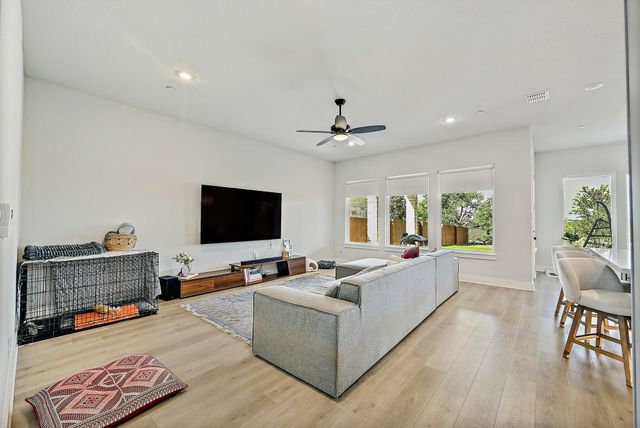 17211 Hattie TRCE, Austin, TX 78738