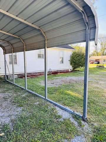 1214 E Lincoln St, Tullahoma, TN 37388