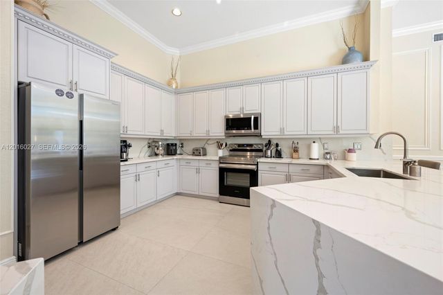 2538 Eagle Run Dr, Weston, FL 33327