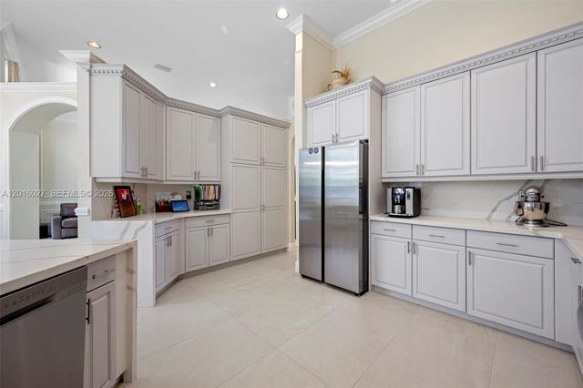 2538 Eagle Run Dr, Weston, FL 33327