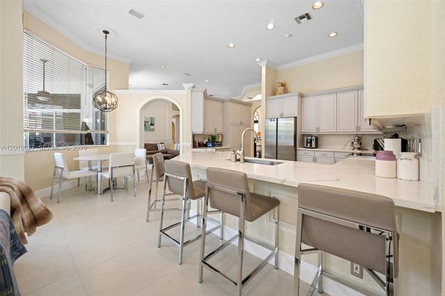 2538 Eagle Run Dr, Weston, FL 33327