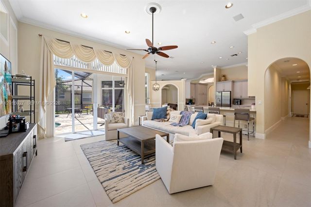 2538 Eagle Run Dr, Weston, FL 33327