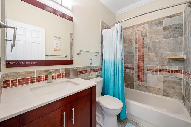 2538 Eagle Run Dr, Weston, FL 33327