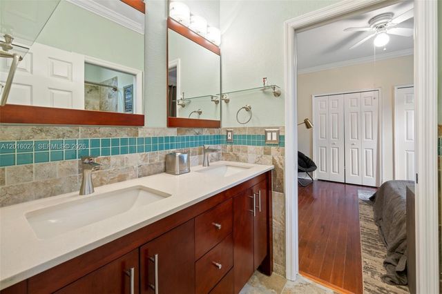 2538 Eagle Run Dr, Weston, FL 33327
