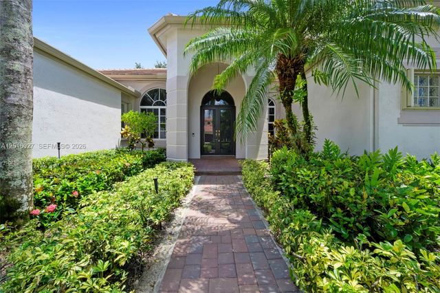 2538 Eagle Run Dr, Weston, FL 33327