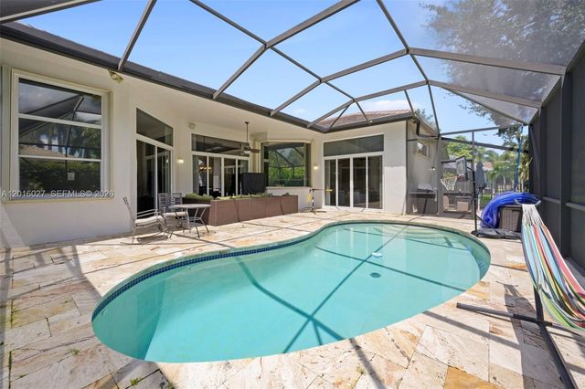 2538 Eagle Run Dr, Weston, FL 33327