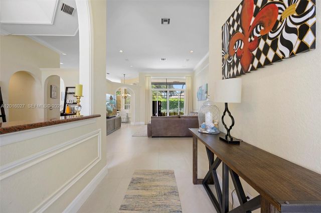 2538 Eagle Run Dr, Weston, FL 33327