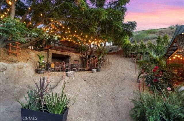 9578 Sunland, Shadow Hills, CA 91040