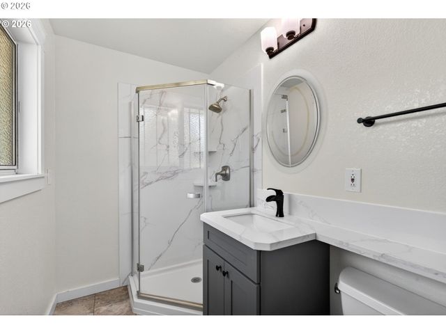 820 Ne 168TH Pl, Portland, OR 97230