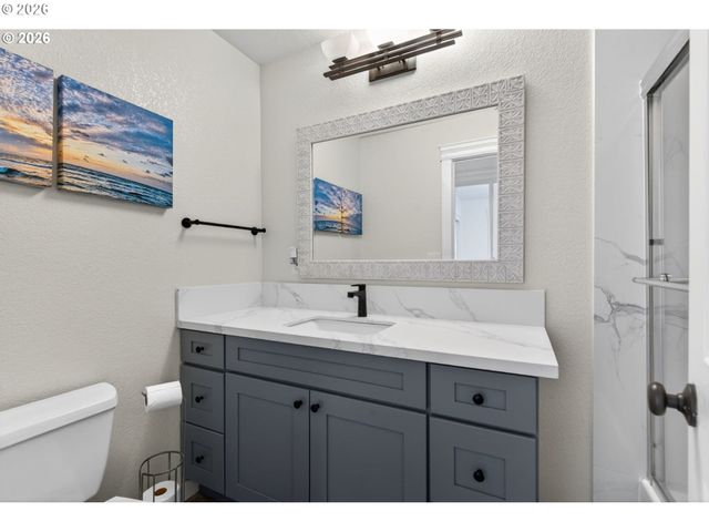 820 Ne 168TH Pl, Portland, OR 97230