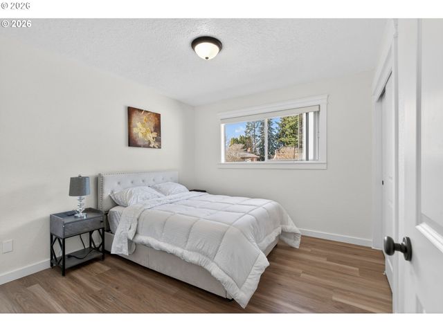820 Ne 168TH Pl, Portland, OR 97230