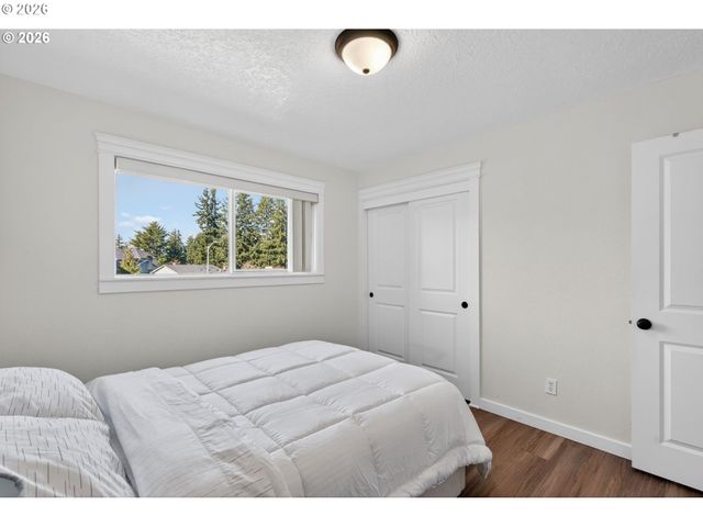 820 Ne 168TH Pl, Portland, OR 97230
