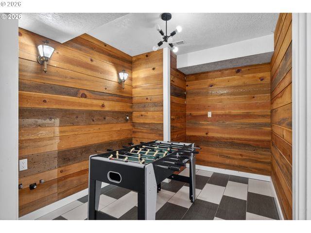 820 Ne 168TH Pl, Portland, OR 97230