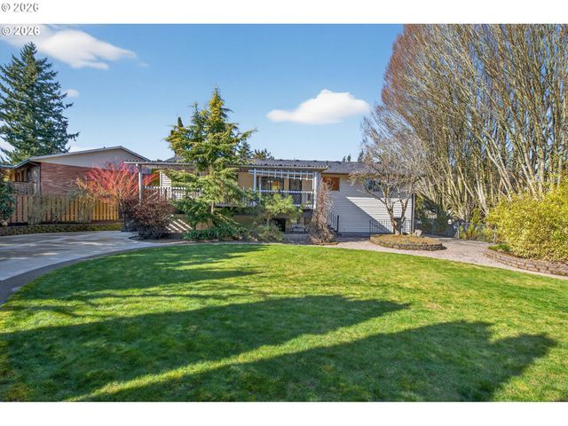 820 Ne 168TH Pl, Portland, OR 97230