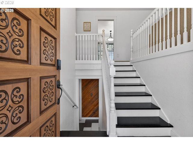 820 Ne 168TH Pl, Portland, OR 97230