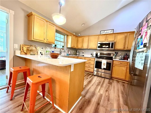 2112 Sterling Oaks Drive, Sellersburg, IN 47172