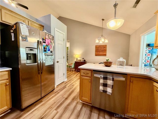 2112 Sterling Oaks Drive, Sellersburg, IN 47172