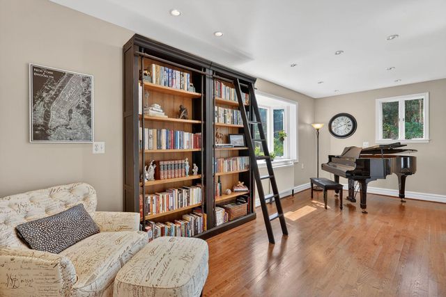 4428 BROOKSIDE DR, Alexandria, VA 22312