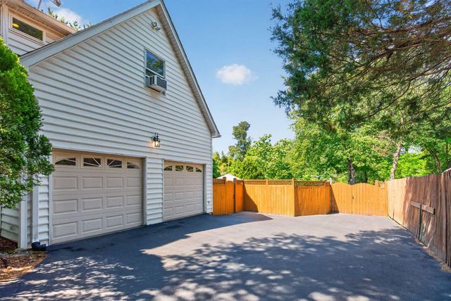 4428 BROOKSIDE DR, Alexandria, VA 22312