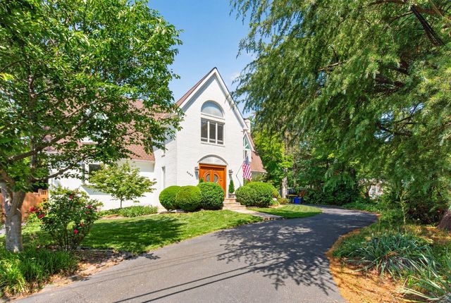 4428 BROOKSIDE DR, Alexandria, VA 22312
