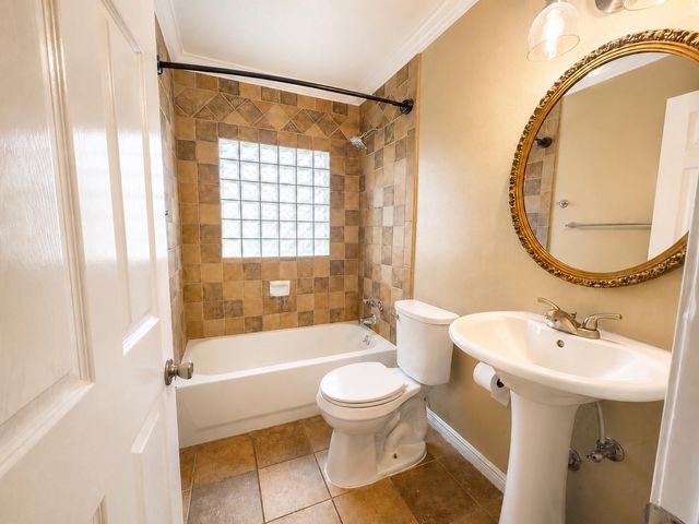 6605 Westview Drive, Houston, TX 77055