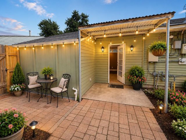 6605 Westview Drive, Houston, TX 77055