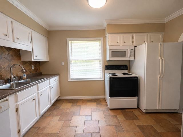 6605 Westview Drive, Houston, TX 77055