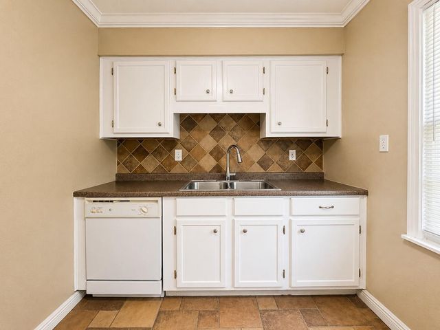 6605 Westview Drive, Houston, TX 77055