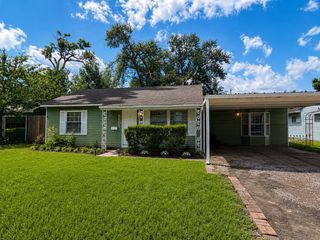 6605 Westview Drive, Houston, TX 77055