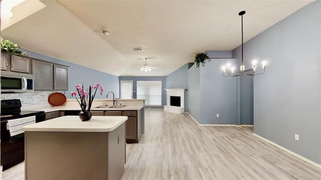 7308 Fossil Lake Drive, Arlington, TX 76002