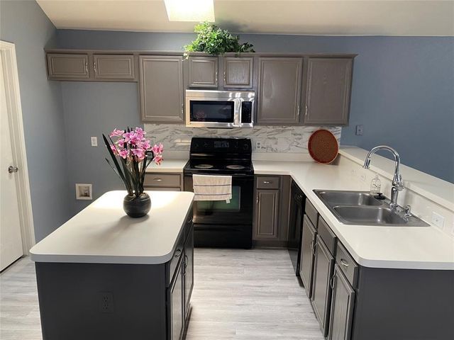 7308 Fossil Lake Drive, Arlington, TX 76002