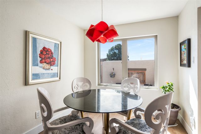 697 Calle Espejo, Santa Fe, NM 87505