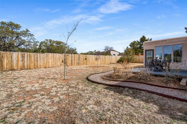 697 Calle Espejo, Santa Fe, NM 87505