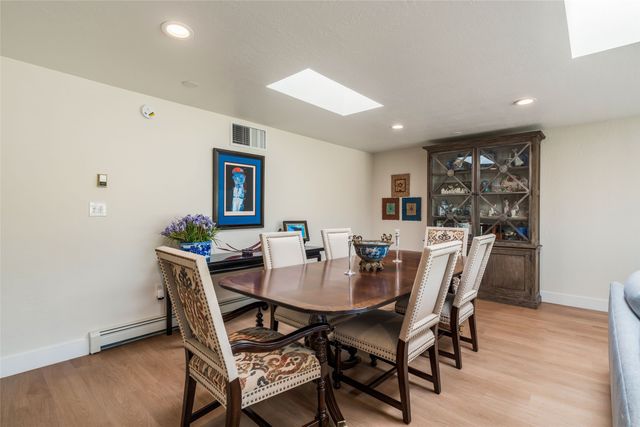 697 Calle Espejo, Santa Fe, NM 87505