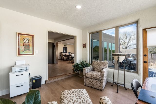 697 Calle Espejo, Santa Fe, NM 87505