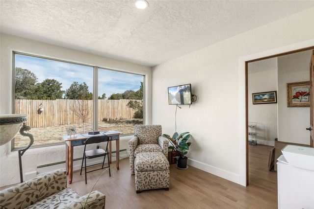 697 Calle Espejo, Santa Fe, NM 87505