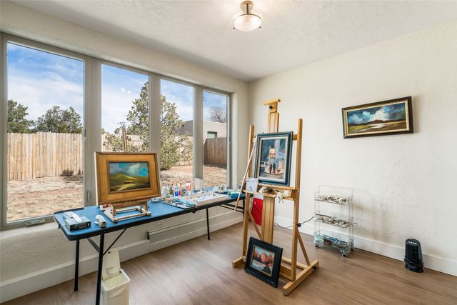 697 Calle Espejo, Santa Fe, NM 87505