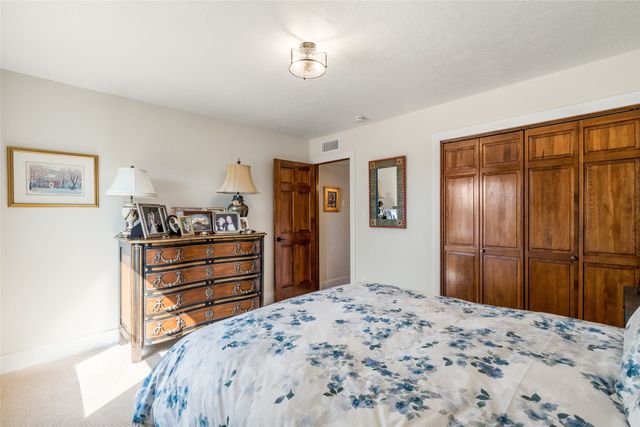 697 Calle Espejo, Santa Fe, NM 87505