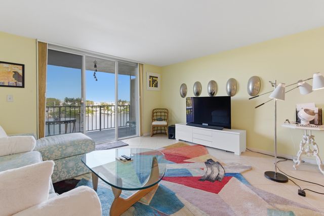 3581 S Ocean Boulevard Apt 4e, South Palm Beach, FL 33480