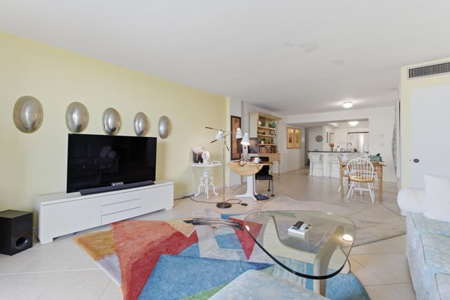 3581 S Ocean Boulevard Apt 4e, South Palm Beach, FL 33480