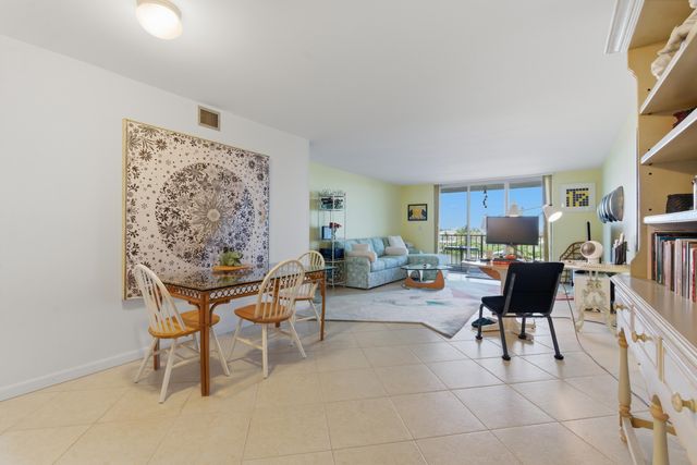 3581 S Ocean Boulevard Apt 4e, South Palm Beach, FL 33480
