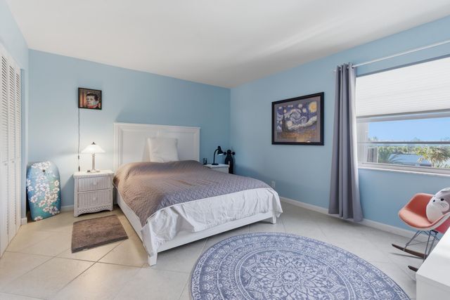 3581 S Ocean Boulevard Apt 4e, South Palm Beach, FL 33480