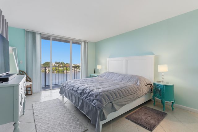 3581 S Ocean Boulevard Apt 4e, South Palm Beach, FL 33480