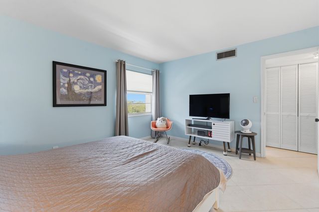 3581 S Ocean Boulevard Apt 4e, South Palm Beach, FL 33480
