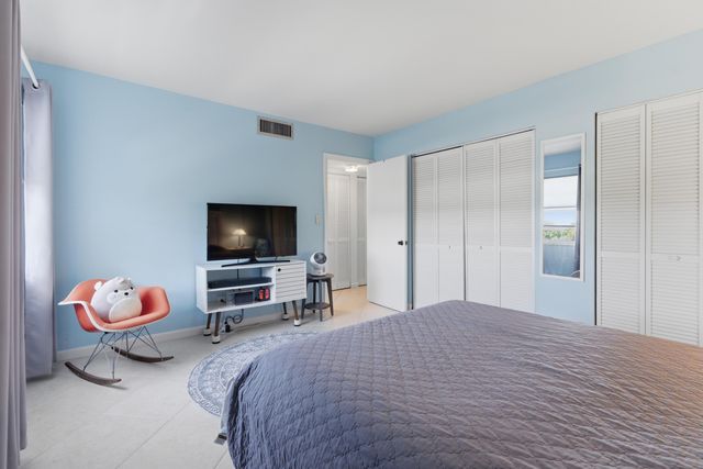 3581 S Ocean Boulevard Apt 4e, South Palm Beach, FL 33480