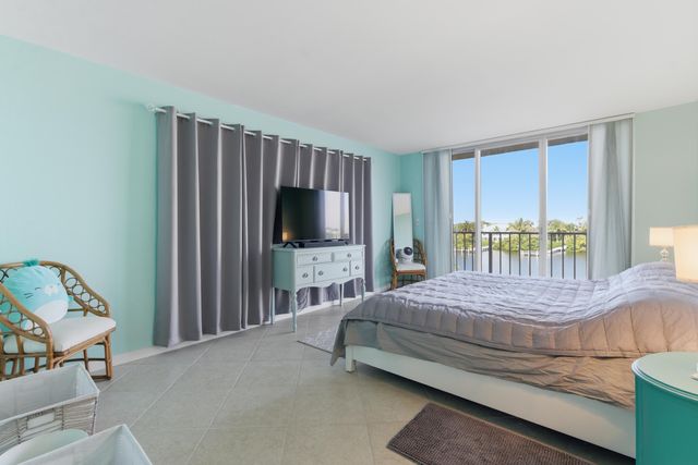 3581 S Ocean Boulevard Apt 4e, South Palm Beach, FL 33480