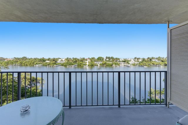 3581 S Ocean Boulevard Apt 4e, South Palm Beach, FL 33480